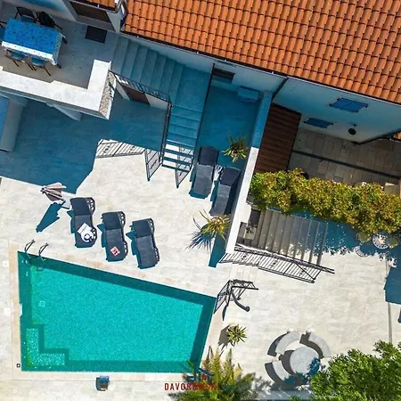 Dolce Vila *